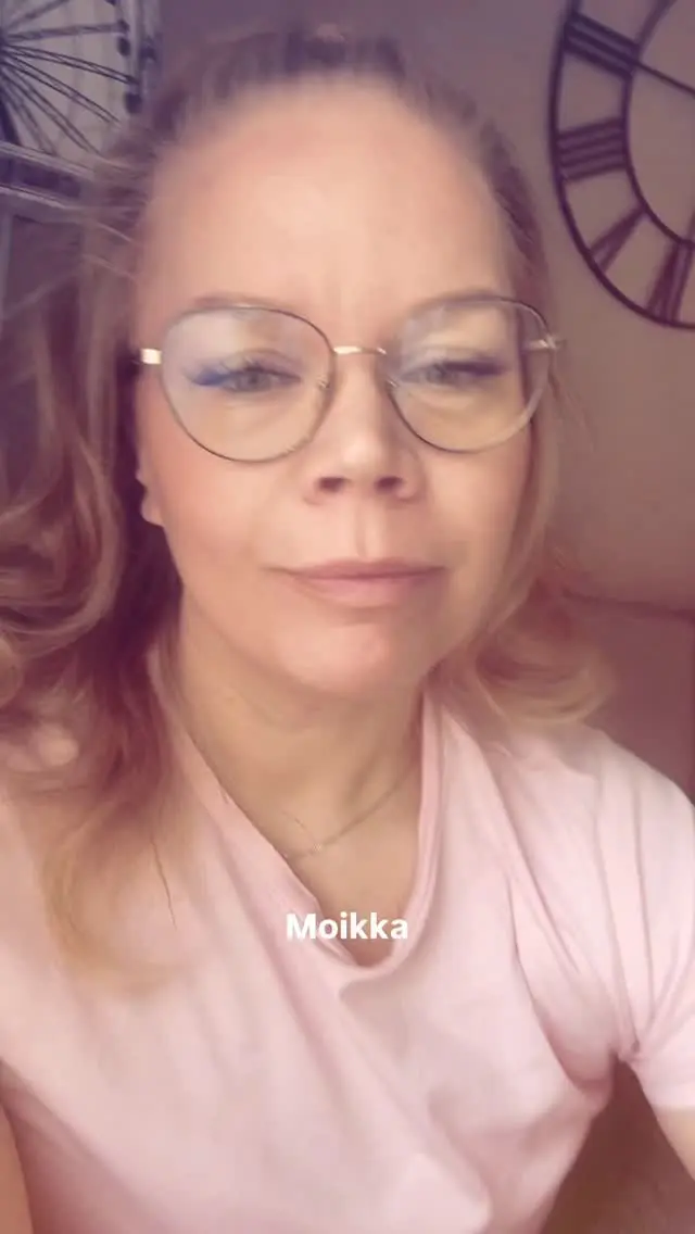 Tilaajakanavan puolella annan sulle henkilökohtaisia neuvoja hyvinvointiin liittyen. Mitä sä haluaisit kysyä tai mikä sua askarruttaa?

Lisäksi jaan sinne enemmän mun henkilökohtaista elämää, esim. tällä hetkellä vietän sinkkuelämää niin mitä sille rintamalle kuuluu. 

Laita tilaukseen ja tuu kanavalle 🩷