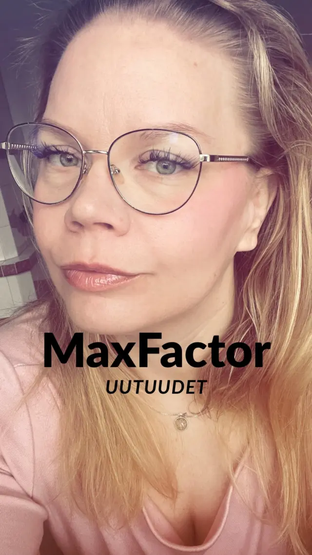 Testataan @maxfactor uuusia poskipunia sekä huulikiiltoja
Mainos @maxfactor @sokostavaratalot 

Mä rakastan poskipunia ja ne tuo kasvoille niin paljon eloa ja hehkua. Ei siis kannata pelätä laittaa poskipunaa. Tuo pinkki sävy 20 Bounce oli kyllä ehdoton oma lemppari. 

Käytätkö poskipunaa meikatessa vai jätäkö mielummin pois?

#maxfactor #2000calorie #popart #2000caloriepopartxbuzzador