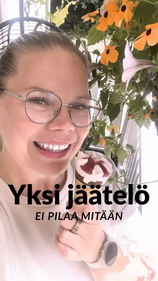 Kesällä moni stressaa enemmän yhtä jäätelöä kuin omaa jaksamistaan 🤷🏼‍♀️

Todellisuudessa hyvinvointi ei kaadu yhteen herkkuun. Se rakentuu niistä pienistä teoista, joita teet päivästä ja viikosta toiseen 🩷

Nauti jäätelöstä. Nauti kesästä. ☀️🍦tämä on lyhyt aika vuodesta. Mä oon tänään syönyt jo kaks jätskiä 😁

👉 Mikä on sinun kesän suosikkiherkkusi?

#hyvinvointi #elämäntapamuutos #kesäherkut #jaksaminen