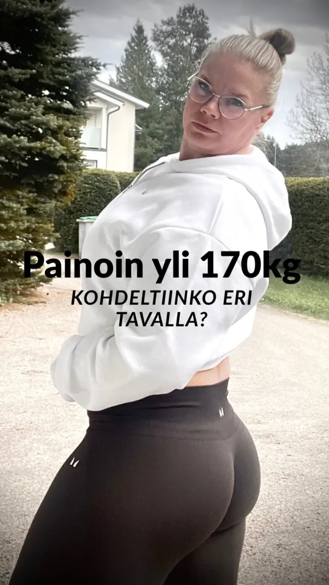 Kohdeltiinko mua eri tavalla, kun painoin yli 170kg? 
Koskaan kukaan ei ole sanonut mulle mitään negatiivista esim. painoon liittyen päin naamaa. Somessa toki huutelijoita on ollut. Terveydenhuollossakaan en saanut erilaista kohtelua, epikriisien tekstit vaan ovat muuttuneet. Enää ne eivät ala sairaalloisen ylipainoinen / obeesi sanoilla. 

Mitä ajatuksia video herättää? Onko sulla omakohtaista kokemusta siitä, että sua kohdeltaisiin eri tavalla kun olet pudottanut painoa?

#painonpudotus #elämänatapmuutos #hyvinvointi #terveys