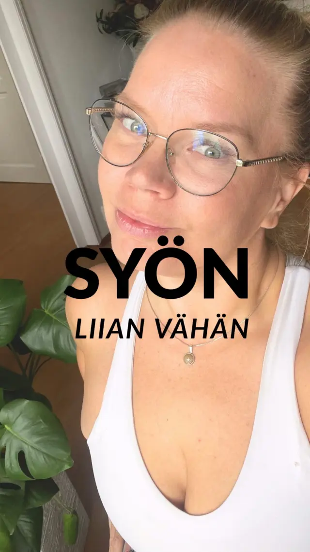 MÄ SYÖN LIIAN VÄHÄN! Siis voitteko kuvitella, minä, joka työkseni käyn toisten ravitsemukseen liittyviä asioita ei tajua pitää omasta ravitsemuksesta huolta 😬😀

Mulla oli tällä viikolla lääkärin kanssa soittoaika. Puhe kääntyi mun ravitsemukseen, kun koin ettei treeni oikein etene progressiivisesti ja palautuminen on hidasta. Oon pitänyt pientä ruokapäiväkirjaa ja meikä vetelee semmosella 1000 kalorin miinuksella (ei toki jokapäivä). 

Ruokamäärän nostaminen lihavuusleikattuna ei oo mahdollista. Joten nyt pitää lisätä energiatiheitä asioita ruokaan. Helpoiten se käy pehmeiden rasvojen kautta. Nyt pidän suuntaa antavaa ruokapäiväkirjaa jälleen ja tarkkailen syömistäni vähän tarkemmin 🤭☺️

#lihavuusleikkaus #elämäntapamuutos #painonpudotus #terveys